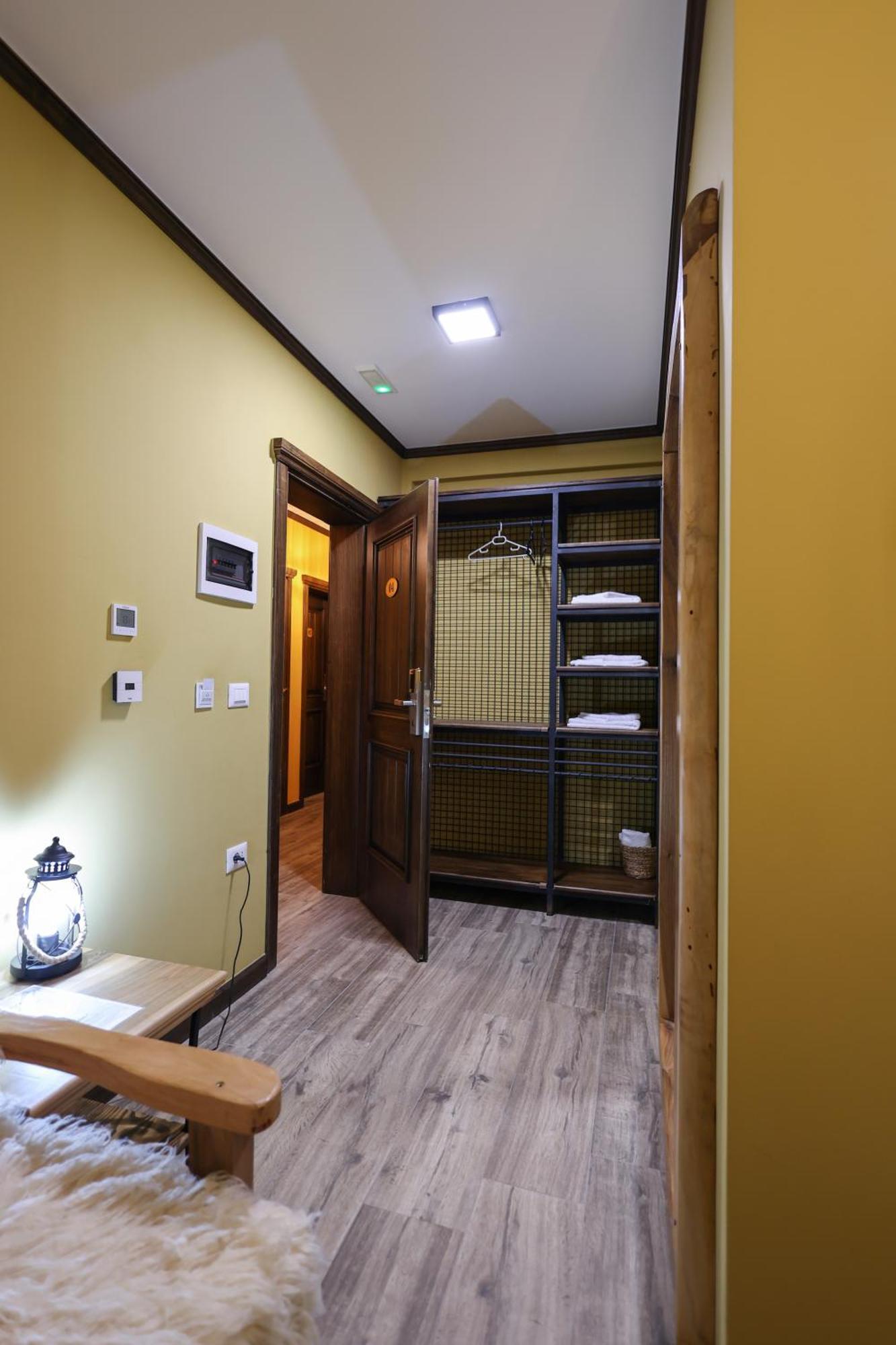 Hotel Strugu 3*