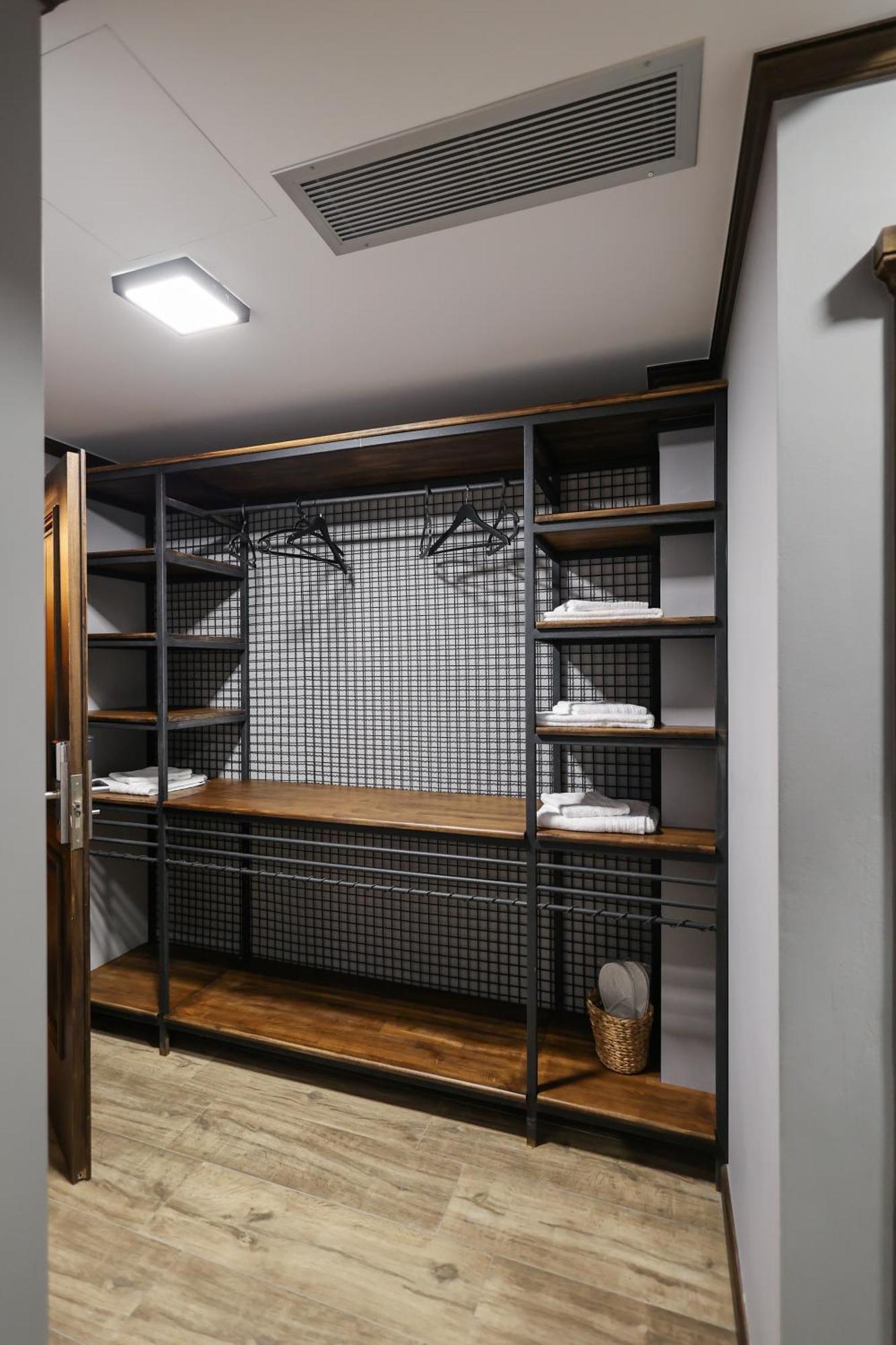 Strugu Hotel 3*
