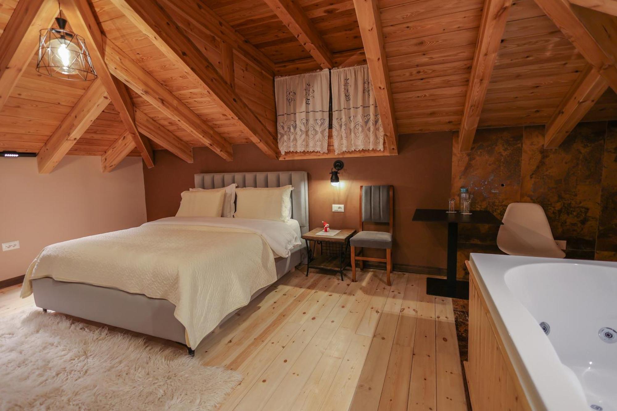 Strugu Hotel