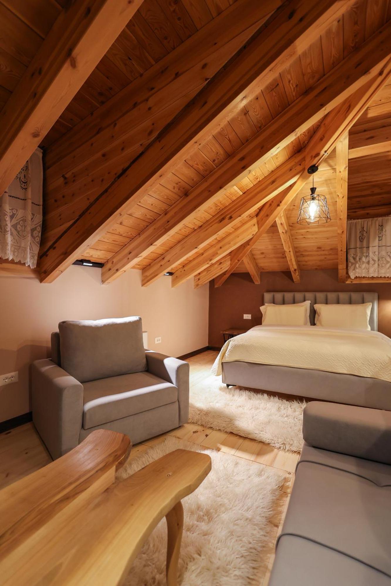 Strugu Hotel 3*